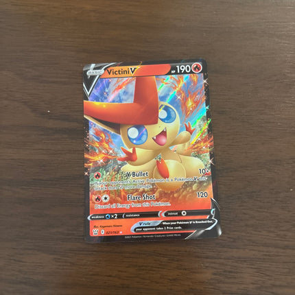 Victini v 021/163 Battle Styles Ultra Rare Near Mint