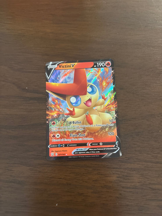 Victini v 021/163 Battle Styles Ultra Rare Near Mint